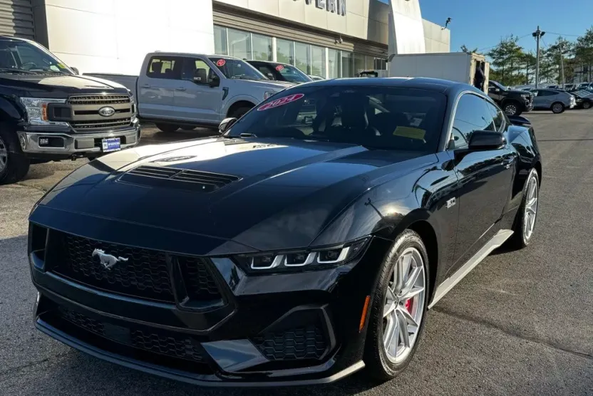 2024 Ford Mustang GT Premium photo 1