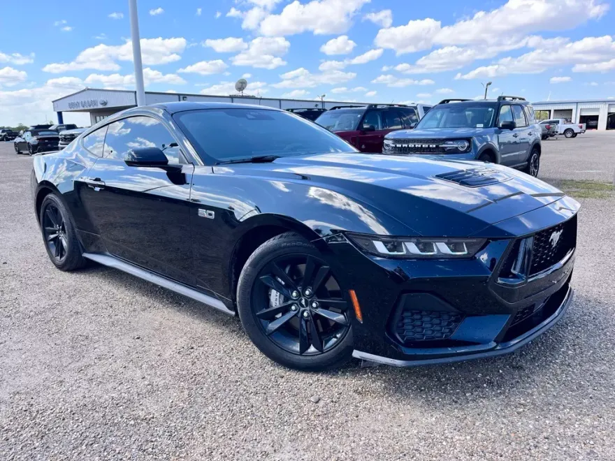 2024 Ford Mustang GT photo 1