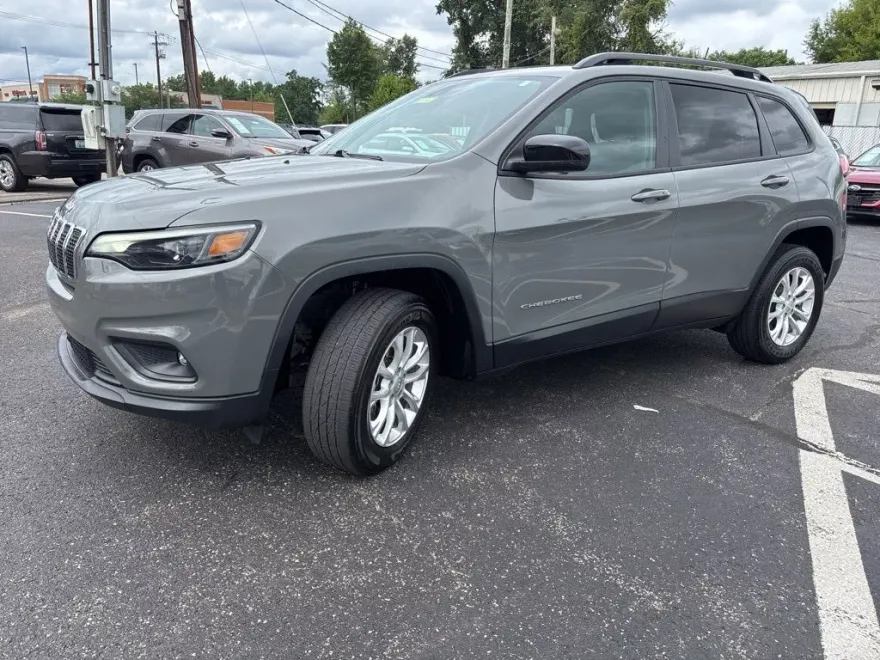 2022 Jeep Cherokee Latitude Lux photo 1