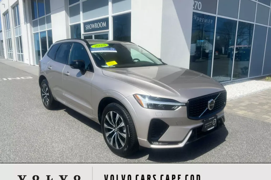 2025 Volvo XC60 B5 Core photo 1