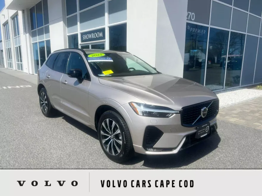 2025 Volvo XC60 B5 Core photo 1