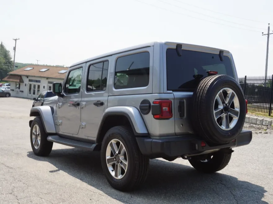 2018 Jeep Wrangler Unlimited Sahara photo 4