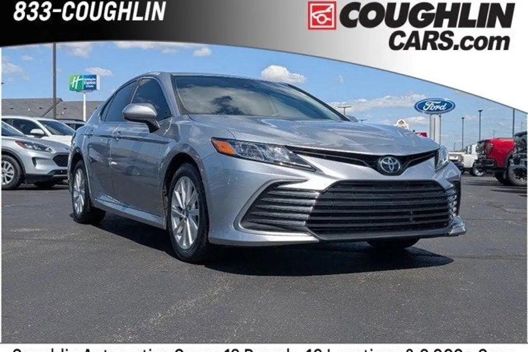 2021 Toyota Camry LE photo 1