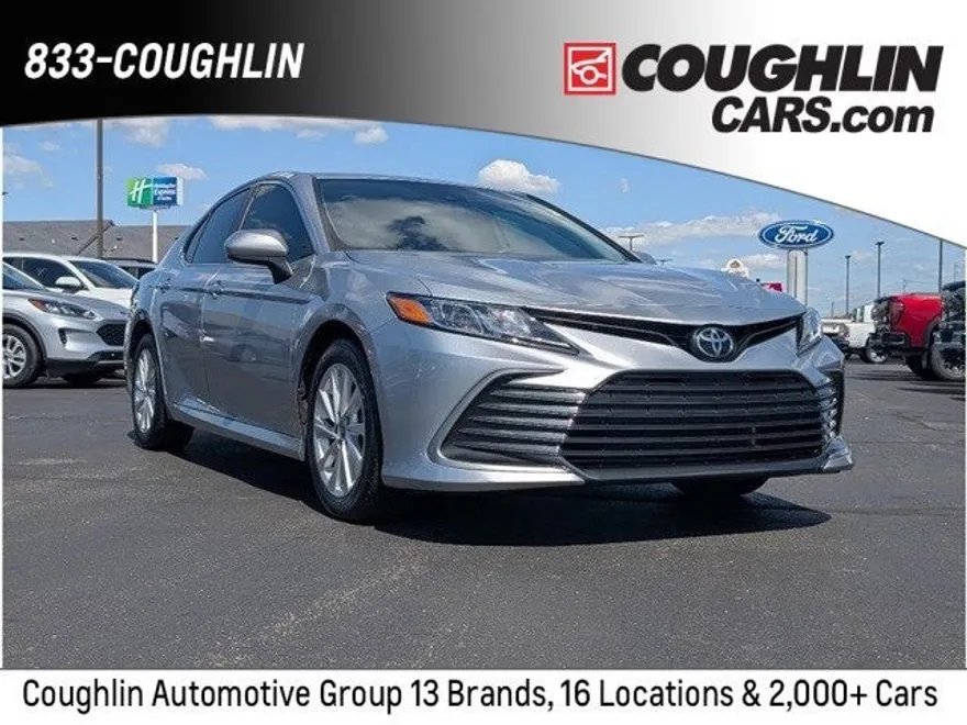 2021 Toyota Camry LE photo 1