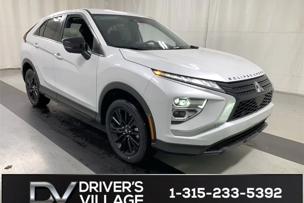 2024 Mitsubishi Eclipse Cross LE photo 1