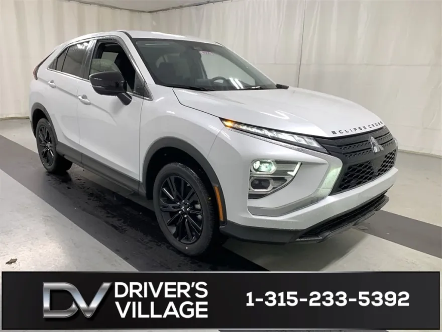 2024 Mitsubishi Eclipse Cross LE photo 1