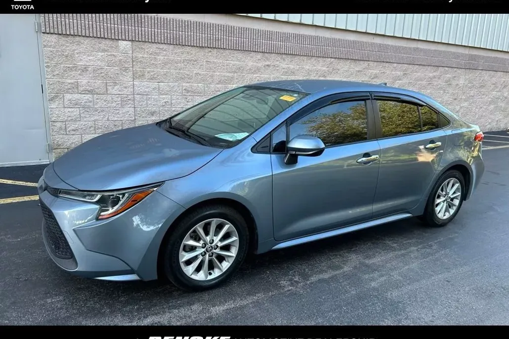 2021 Toyota Corolla LE Premium photo 1