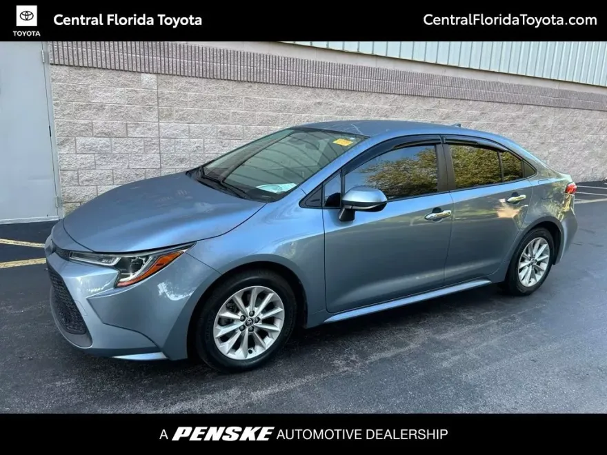 2021 Toyota Corolla LE Premium photo 1