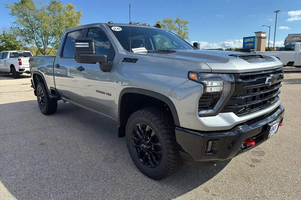 2026 Chevrolet Silverado 2500HD LT photo 1