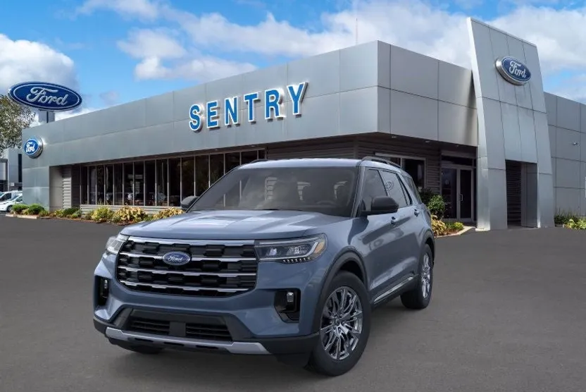 2025 Ford Explorer photo 1