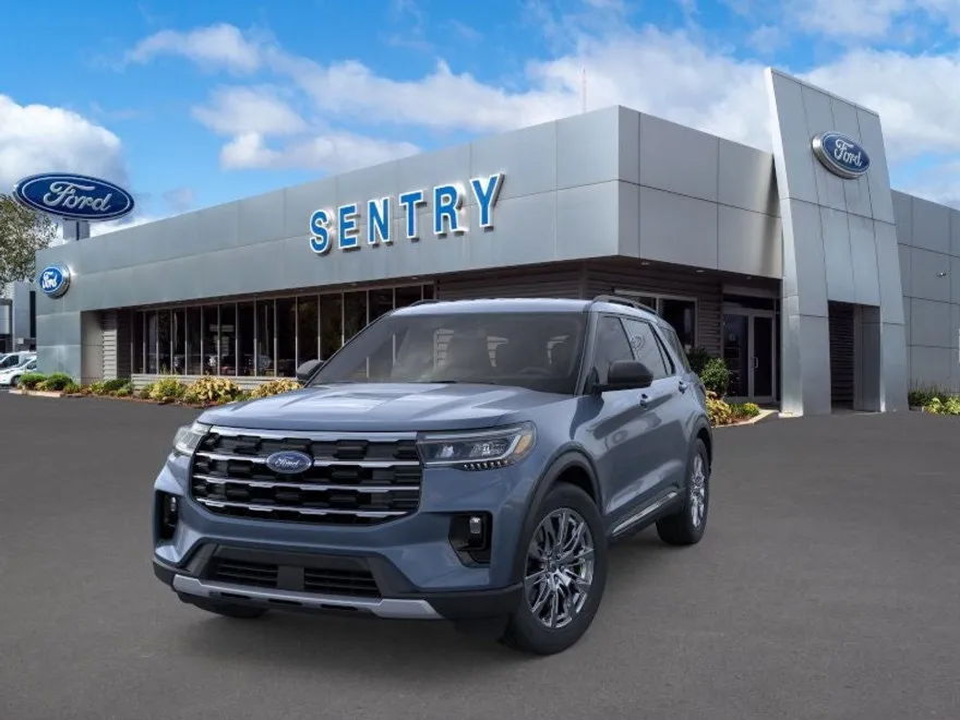 2025 Ford Explorer photo 1