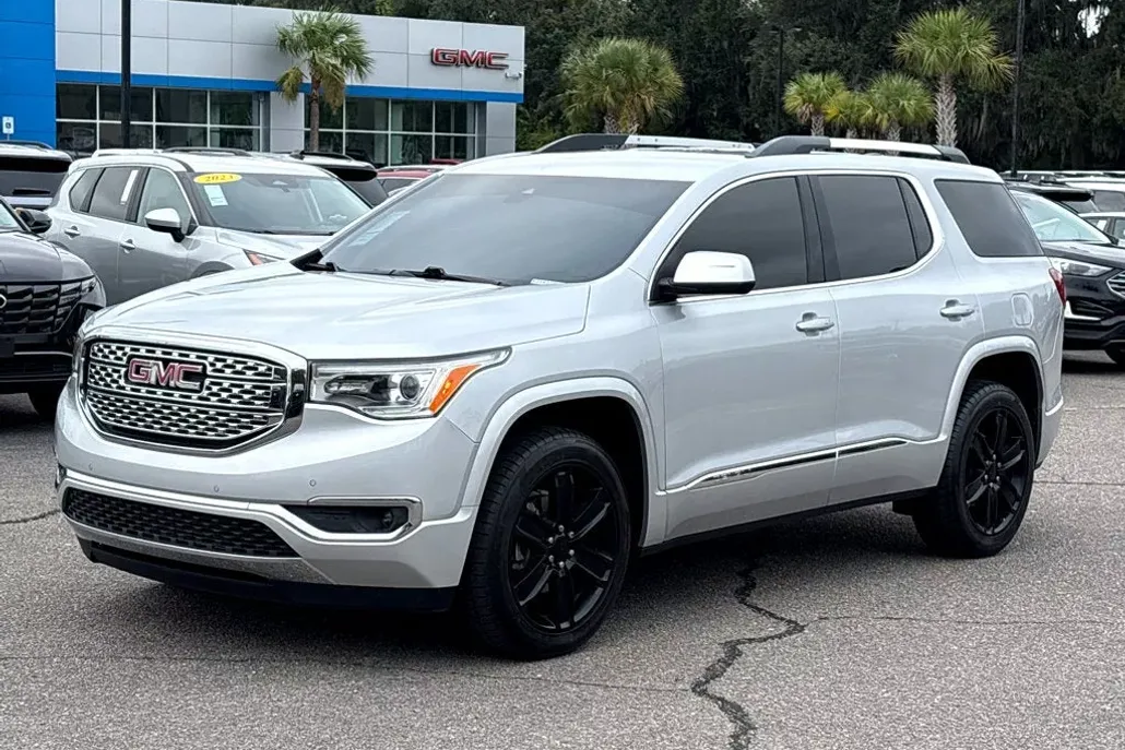 2019 Gmc Acadia Denali photo 1