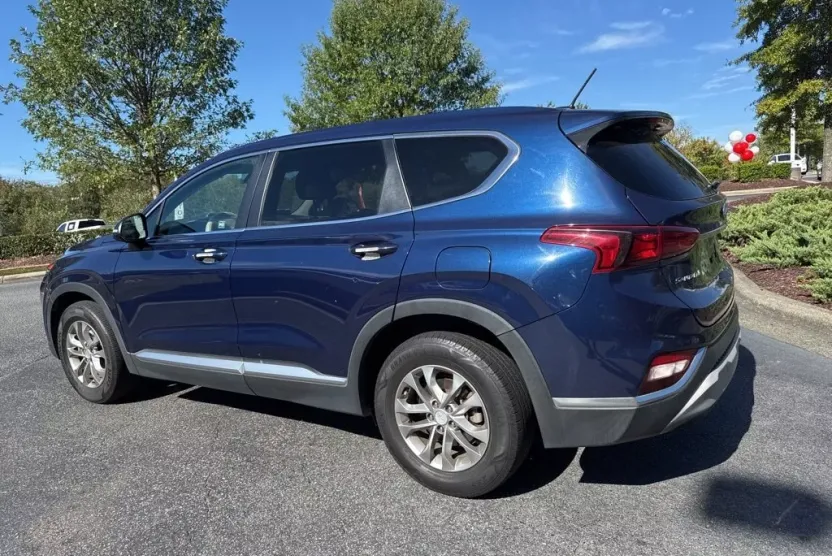 2020 Hyundai Santa Fe SE photo 1