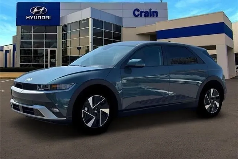2025 Hyundai Ioniq 5 SE photo 1