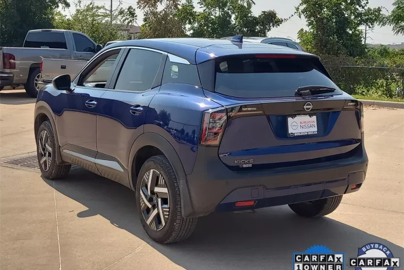 2025 Nissan Kicks SV photo 1