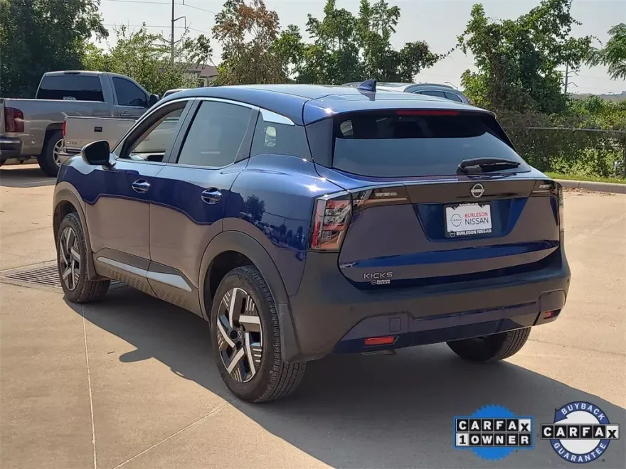2025 Nissan Kicks SV photo 1