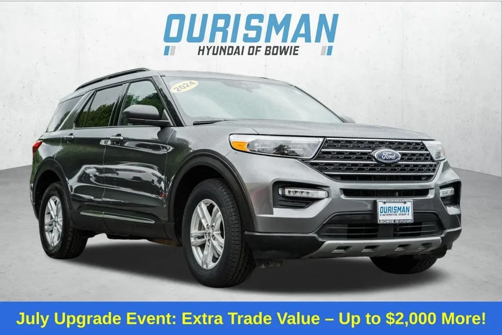 2024 Ford Explorer XLT photo 1