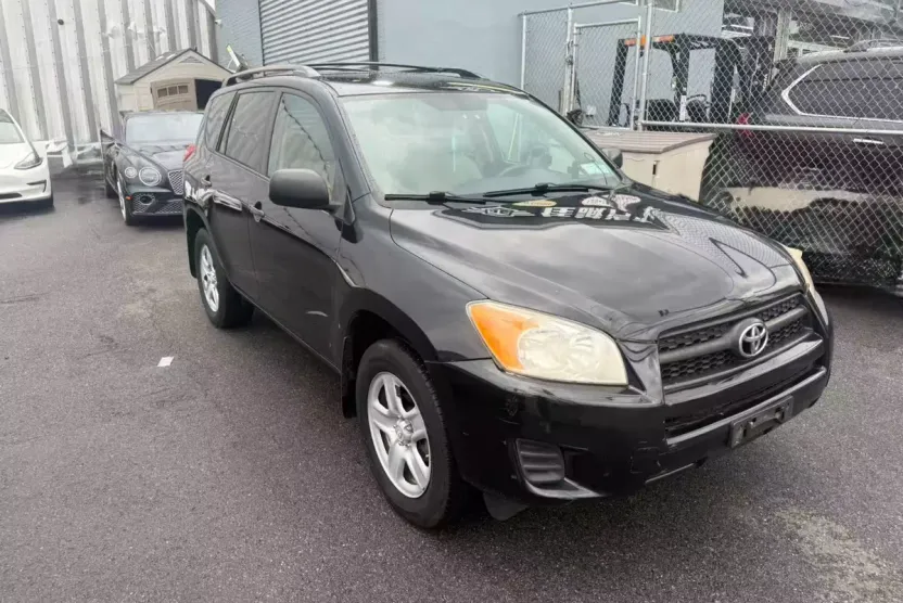 2010 Toyota RAV4 Base photo 1