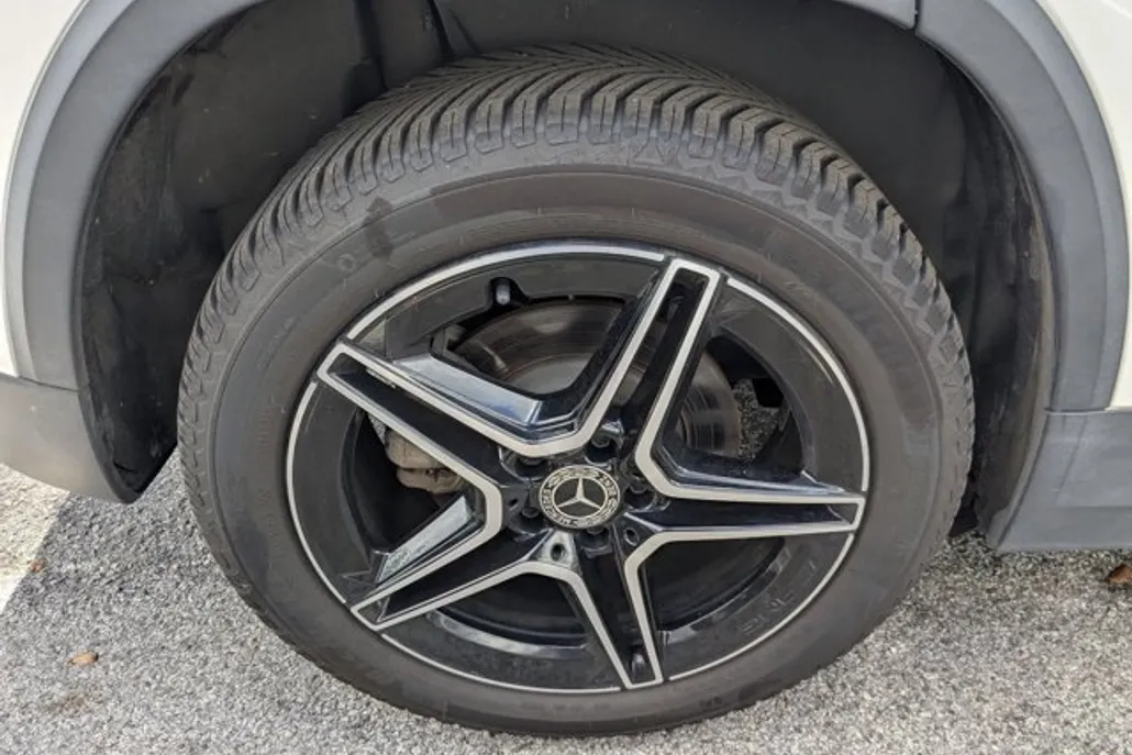 2022 Mercedes Benz GLA 250 4MATIC photo 1