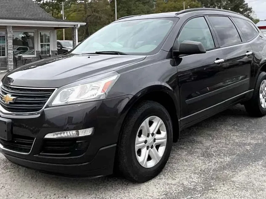 2016 Chevrolet Traverse LS photo 1