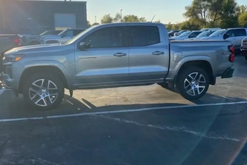 2024 Chevrolet Colorado Z71 photo 1