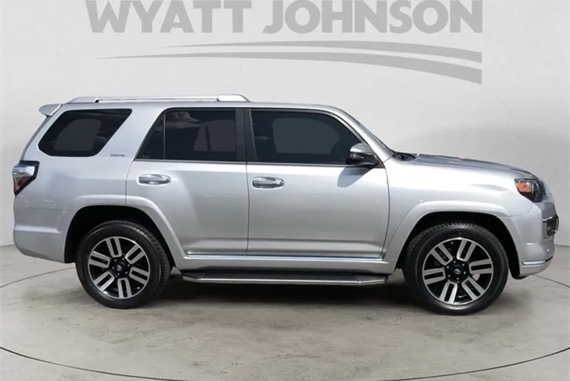 2016 Toyota 4Runner Limited photo 1