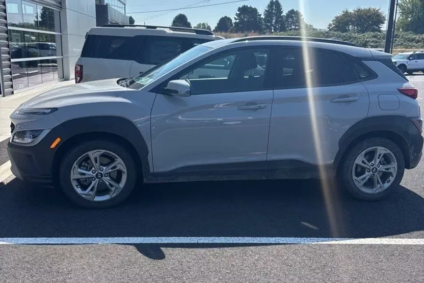 2023 Hyundai Kona SEL photo 1