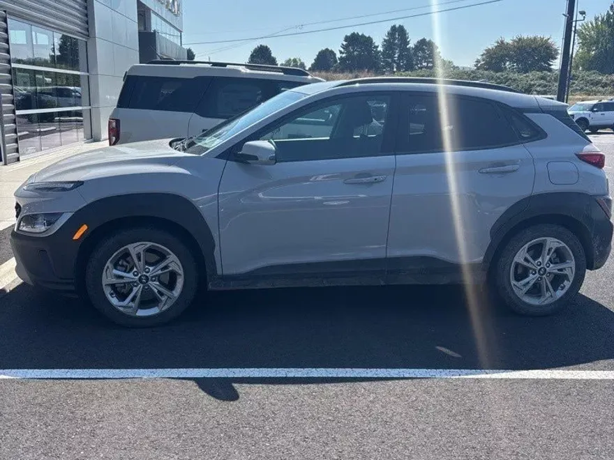 2023 Hyundai Kona SEL photo 1