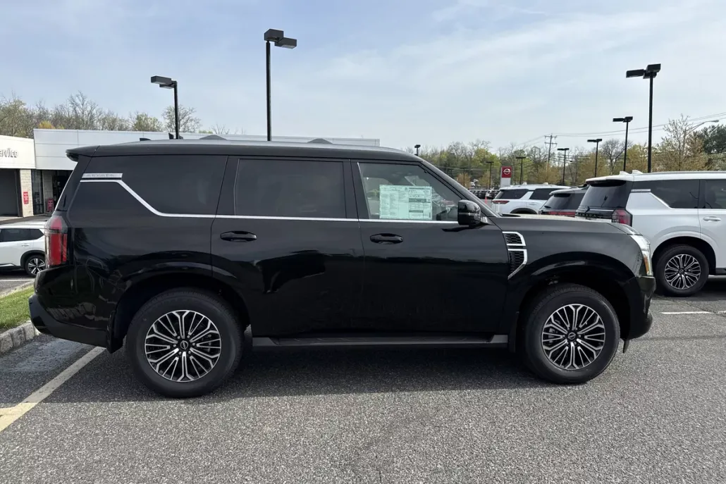 2025 Nissan Armada SL photo 1