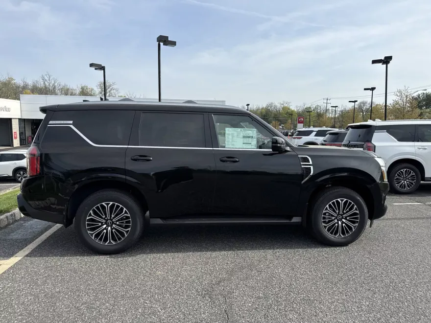 2025 Nissan Armada SL photo 1