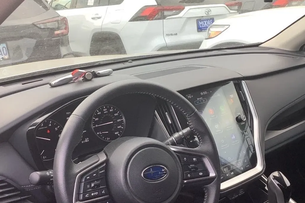 2025 Subaru Outback Premium photo 1