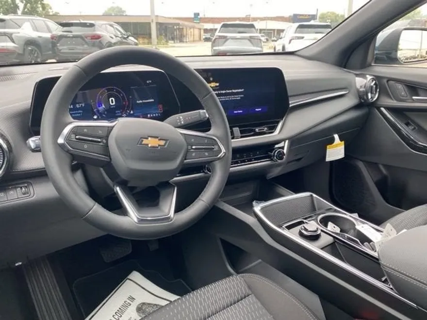 2026 Chevrolet Equinox LT photo 1