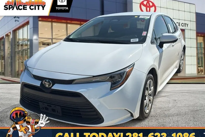 2024 Toyota Corolla LE photo 1
