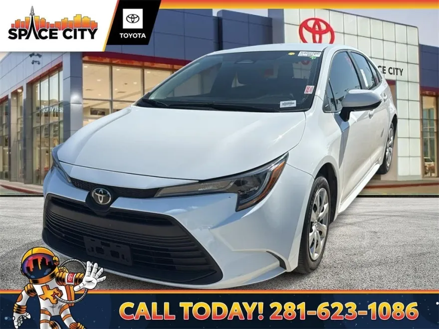 2024 Toyota Corolla LE photo 1