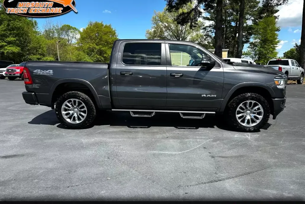 2020 Ram 1500 Laramie photo 1