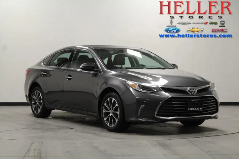 2018 Toyota Avalon Limited photo 1