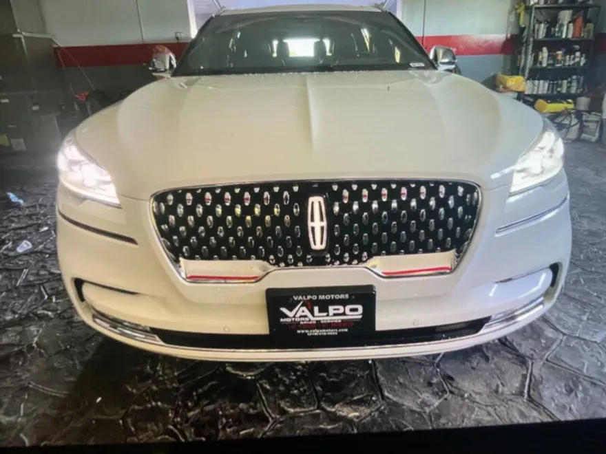 2022 Lincoln Aviator Black Label photo 1