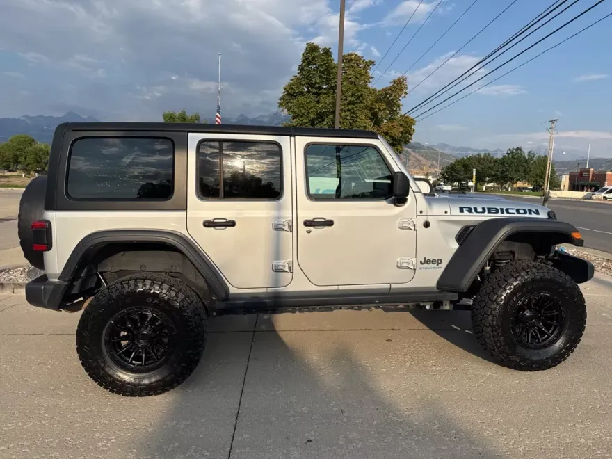 2023 Jeep Wrangler Rubicon 4xe photo 1