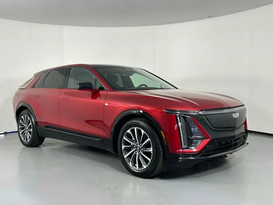 2024 Cadillac Lyriq Sport photo 1
