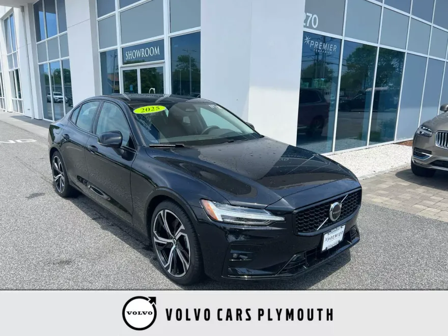 2025 Volvo S60 B5 Plus photo 1
