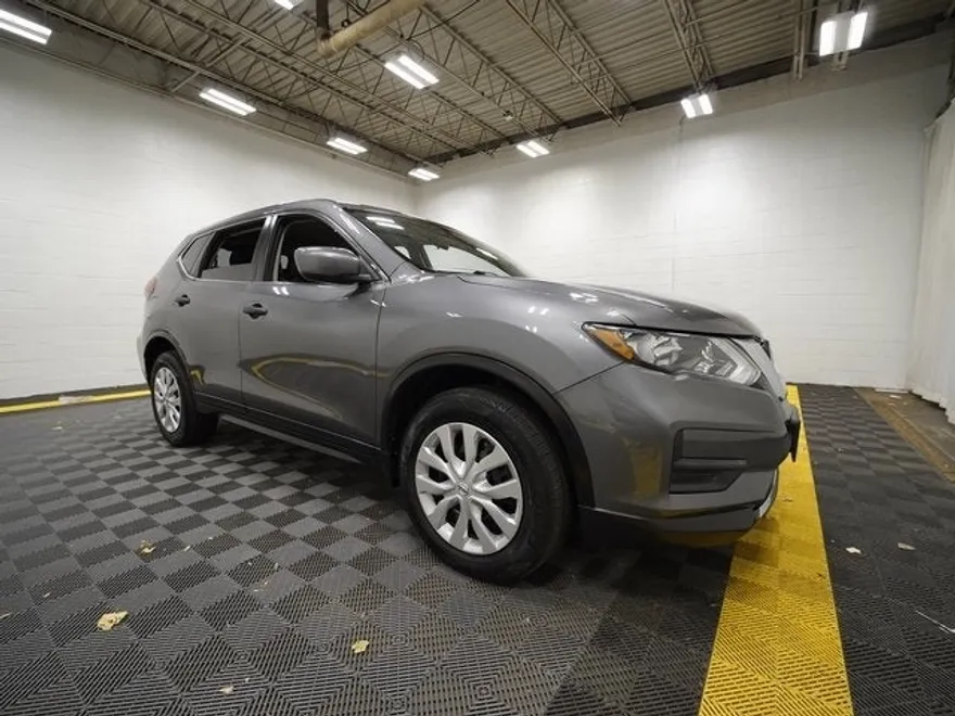 2019 Nissan Rogue S photo 1