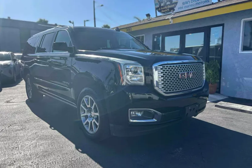 2017 Gmc Yukon XL Denali photo 1