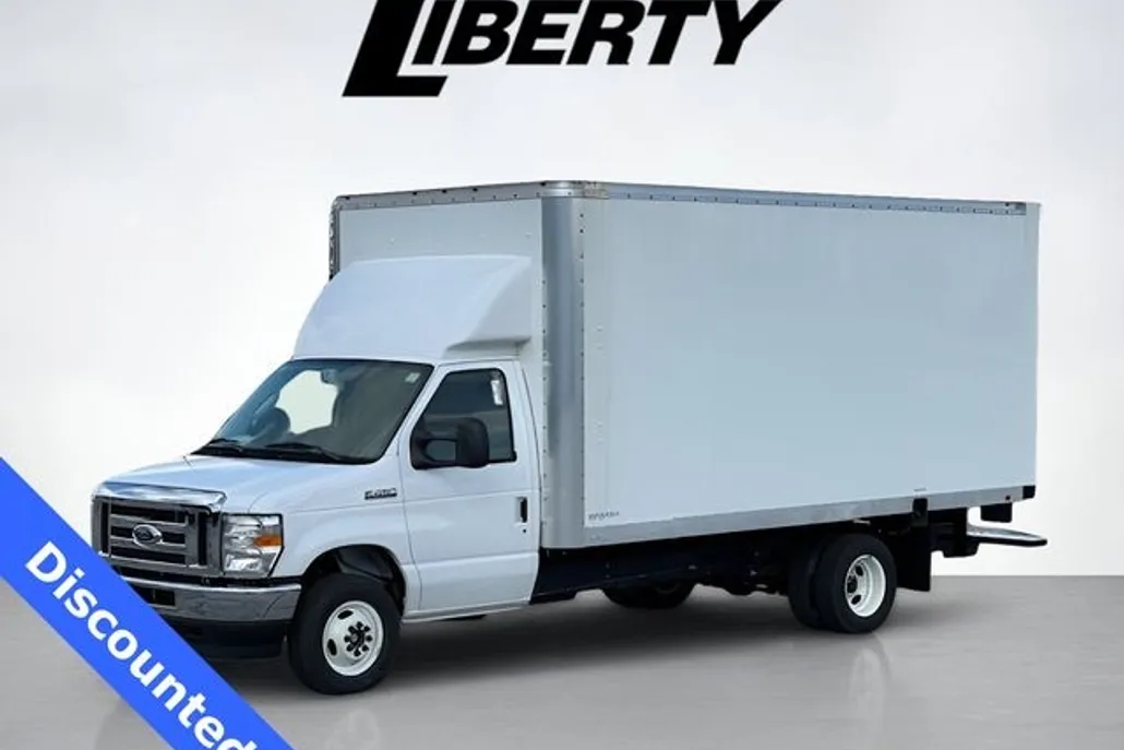 2025 Ford E-450 Chassis Cab photo 1