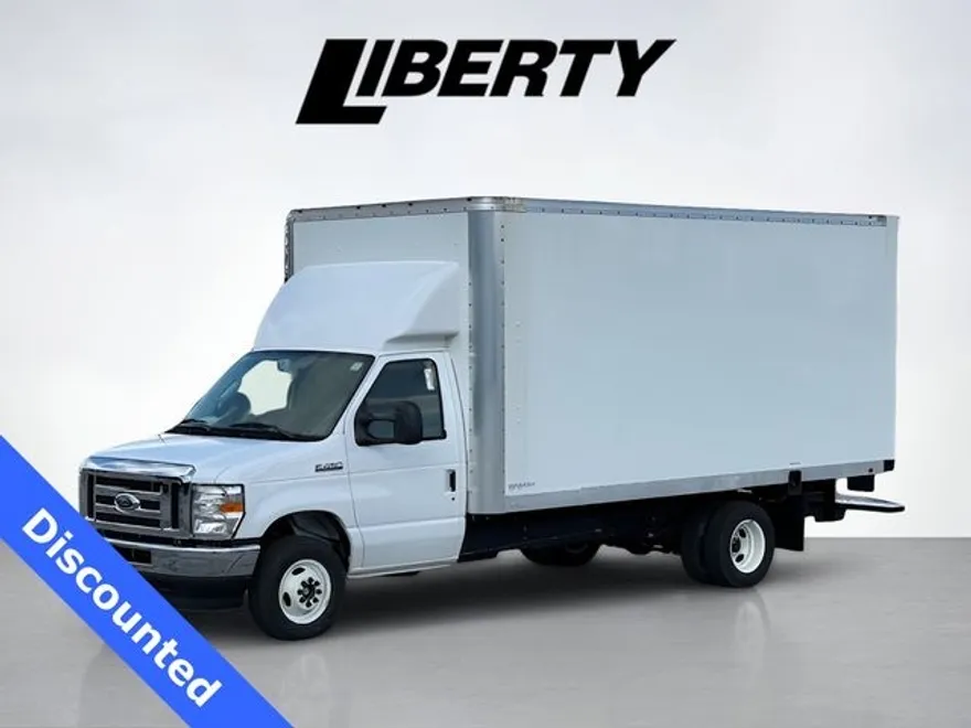 2025 Ford E-450 Chassis Cab photo 1