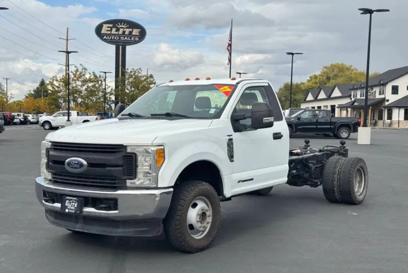 2017 Ford F-350 XL photo 1