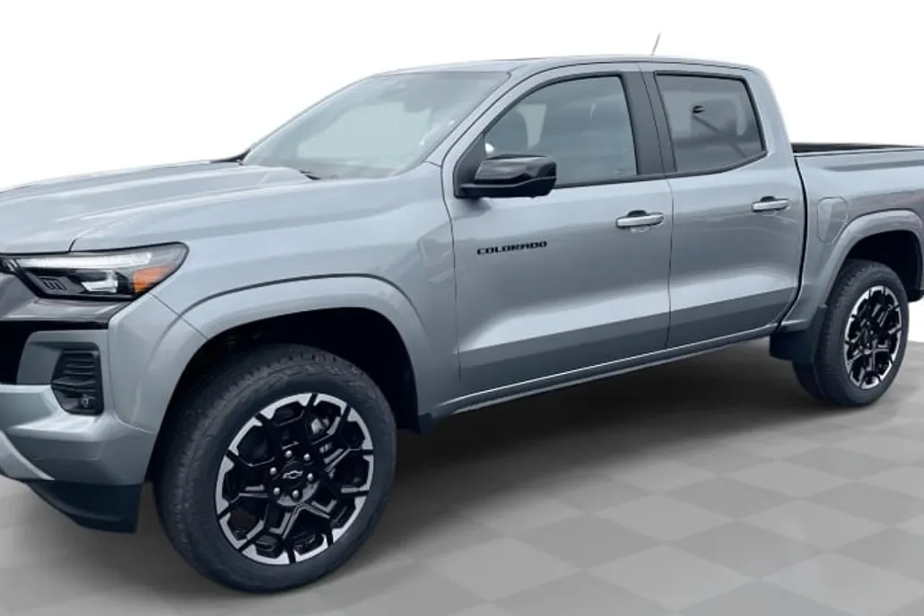 2026 Chevrolet Colorado ZR2 photo 1