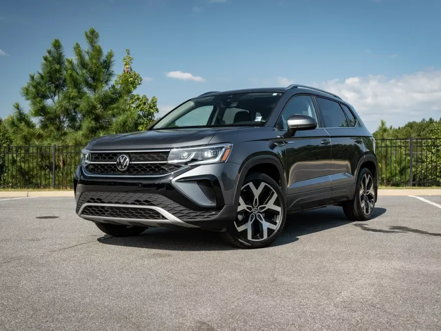 2023 Volkswagen Taos SEL photo 1