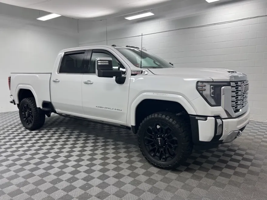 2024 Gmc Sierra HD Denali photo 1