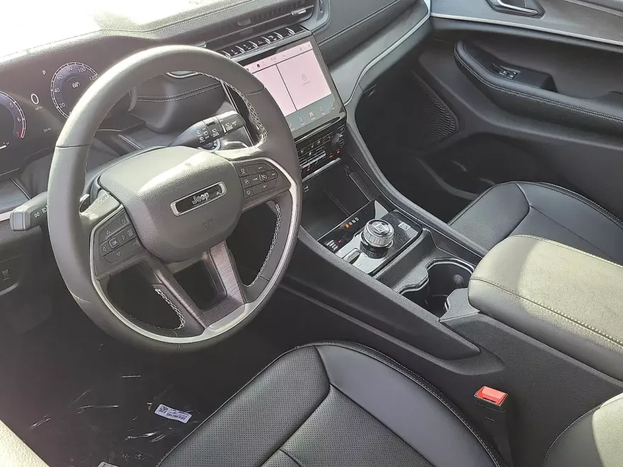 2025 Jeep Grand Cherokee Limited photo 1