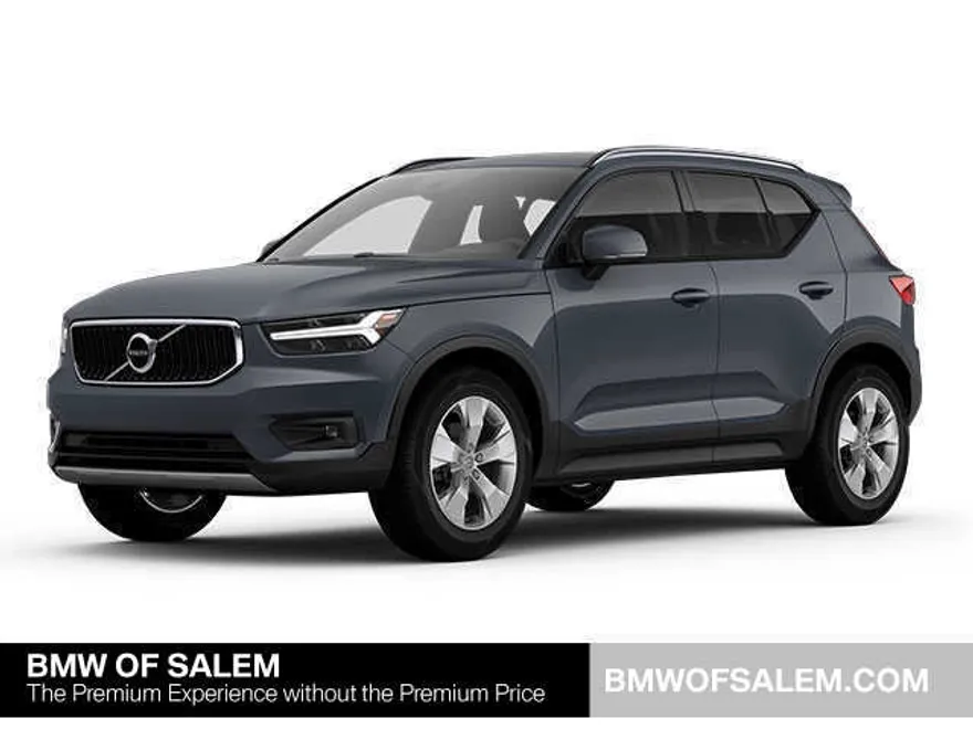 2021 Volvo XC40 Momentum photo 1